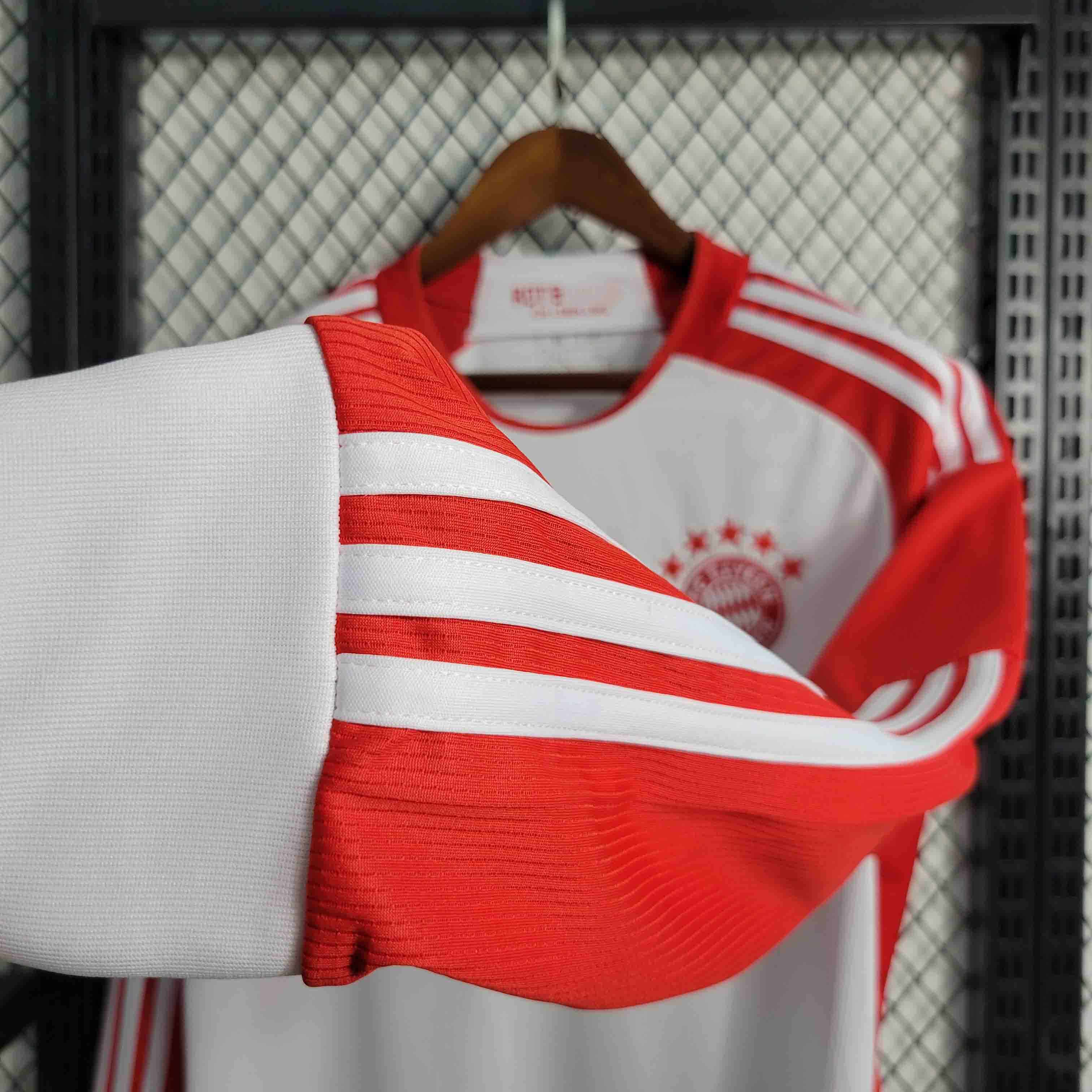 Camisa Bayern Home Manga Longa 23/24 - Versão Torcedor
