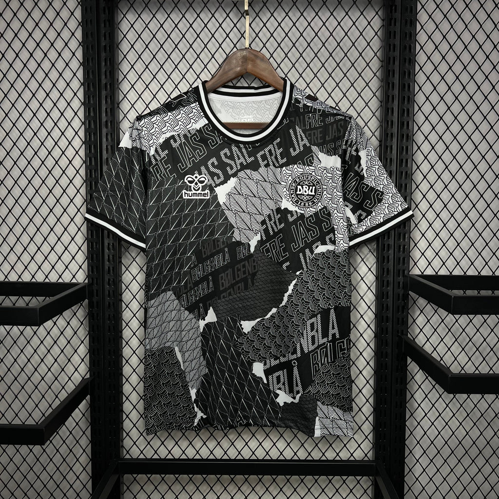 Camisa Dinamarca Pré-Jogo 24/25 - Versão Torcedor