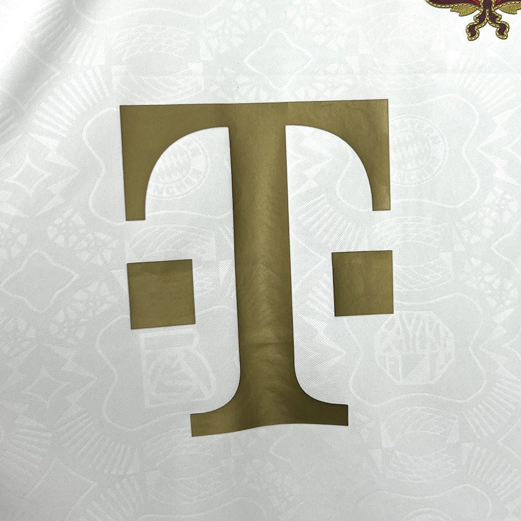 Camisa Bayern De Munique 24/25 Aniversario De 125 anos Branca - Torcedor Masculina